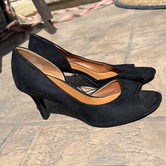 NWT Black suede heels - Picture 2 of 5
